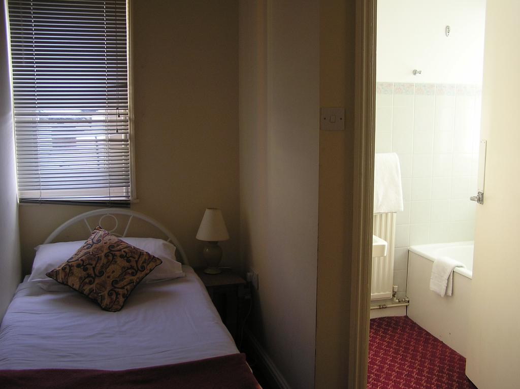 Cadogan Hotel Newmarket  Zewnętrze zdjęcie